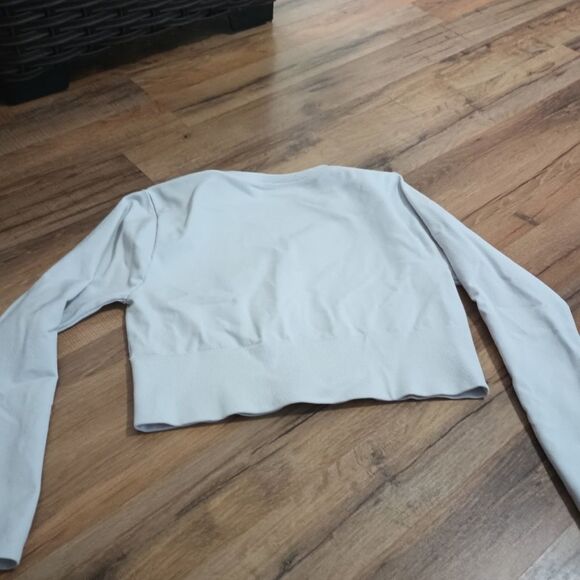 Aerie White Long Sleeve Crop Top - Picture 7 of 8